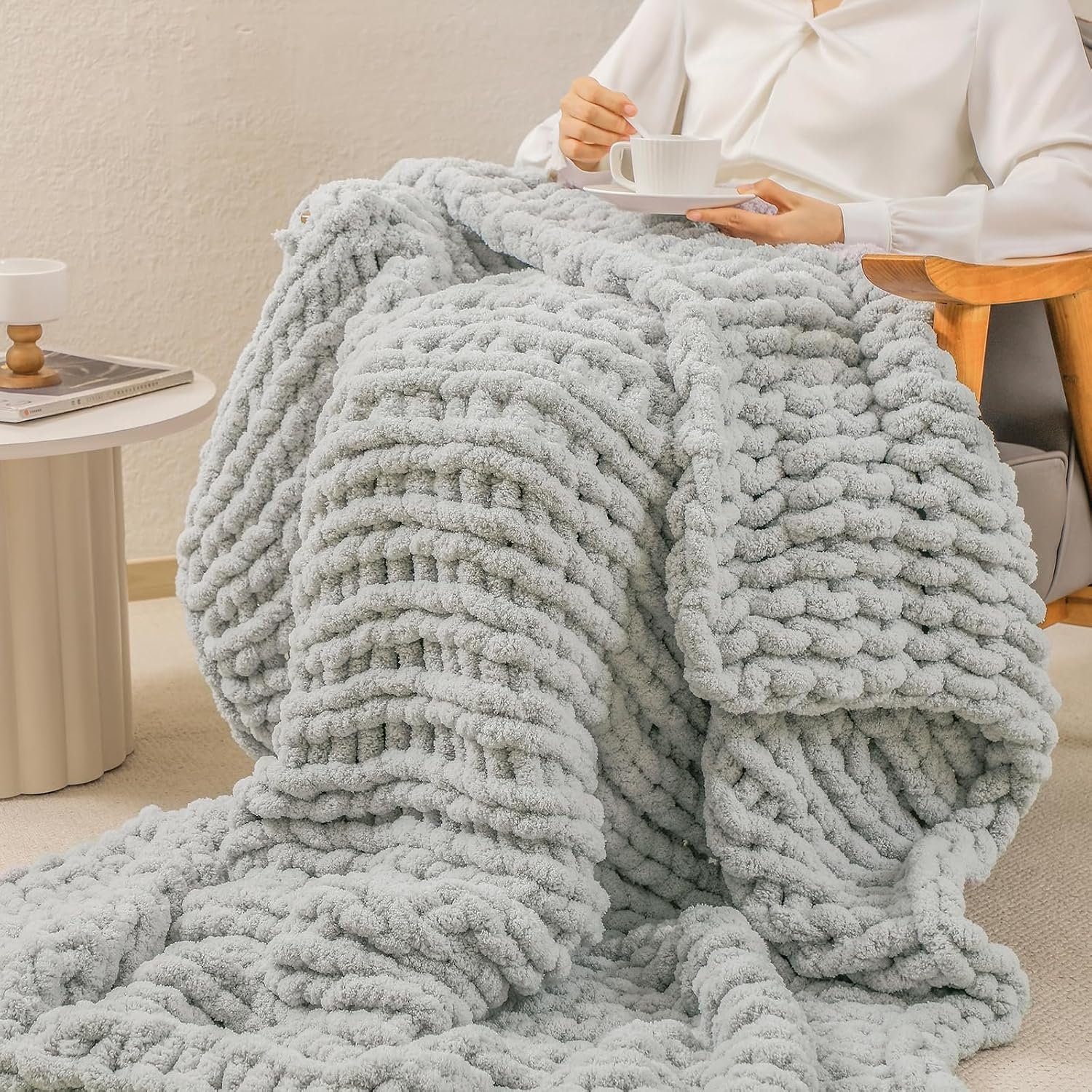 bearberry Chunky Knit Throw Blanket 50×60 Inches Handmade, Soft Jumbo Chenille Yarn with Cable Rope Knot Design | Thick Cozy Large Blanket for Couch, Sofa, Bed & Living Room Home Decor | Light Grey