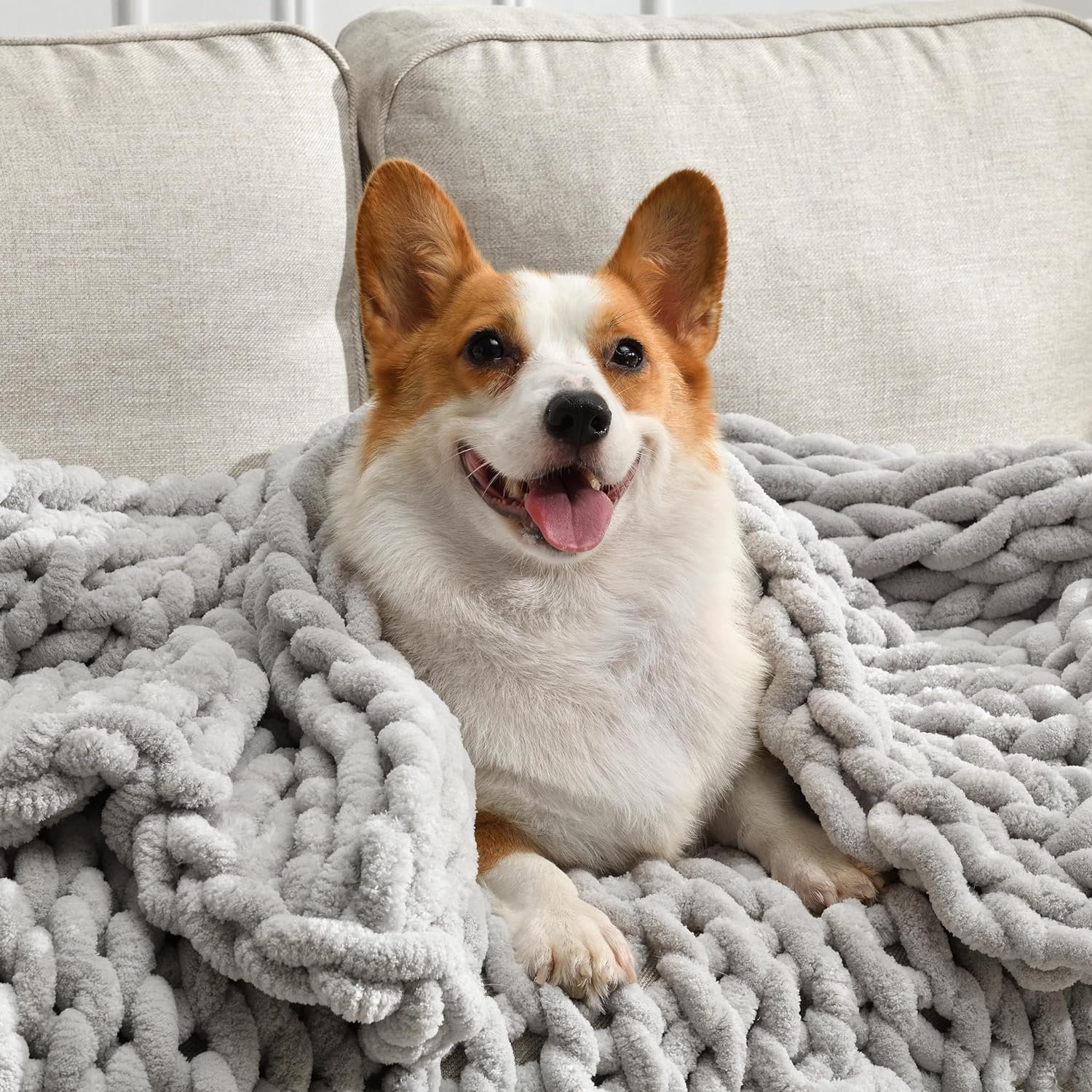 Soft Chunky Knit Blanket, 40X50 Inch Handmade Thick Chenille Yarn Throw Without Shedding & Raveling, Aesthetic & Cozy Home Decor with Couch Sofa Bed, Gift Pack, Light Grey